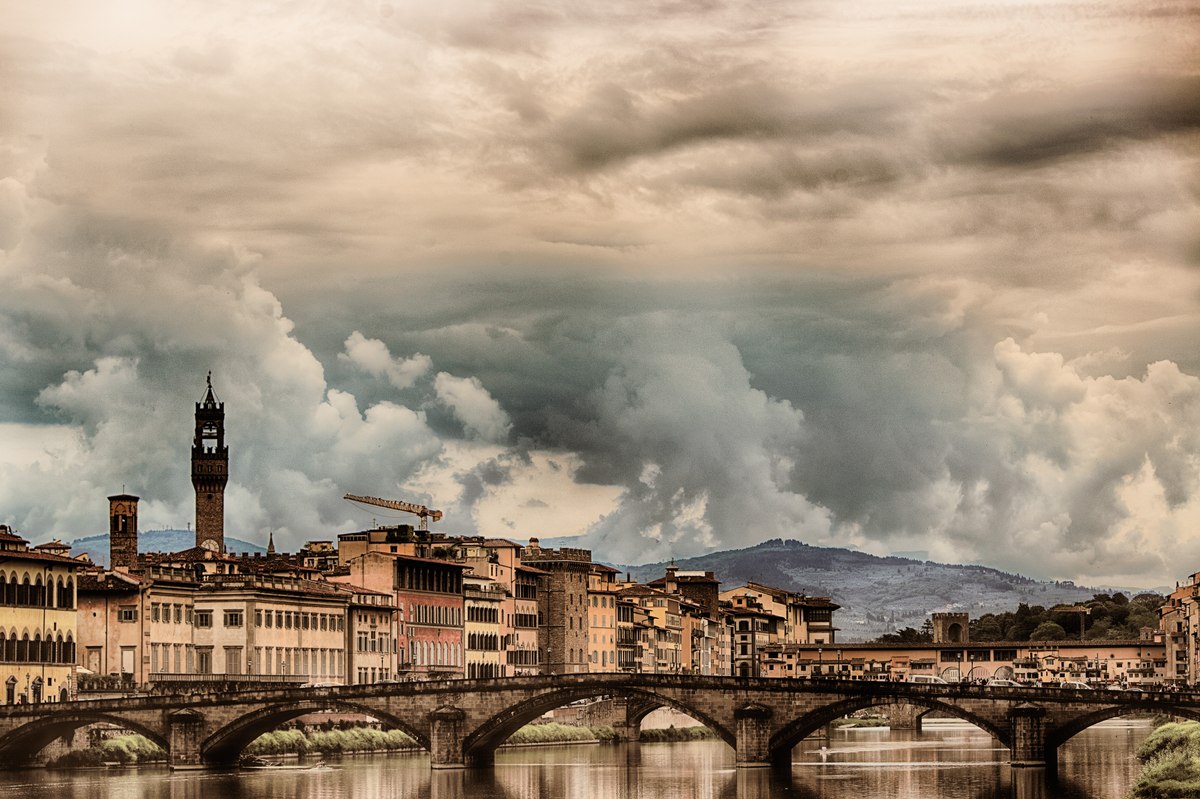 Ponte alla Carraia with clouds